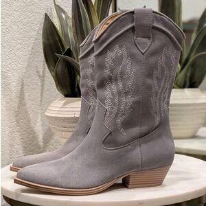 Crown Vintage Stava Western Boots Grey Suede Embroidered Pointed Toe Womens 8M